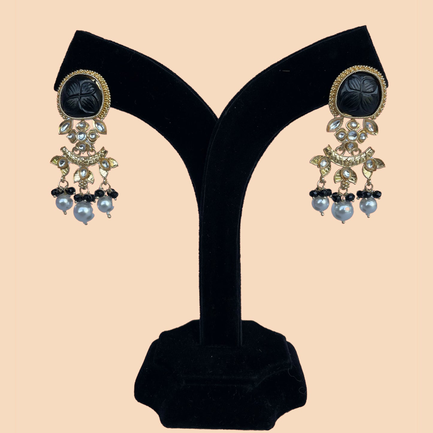 Black Onyk Earrings with Pearl Drops